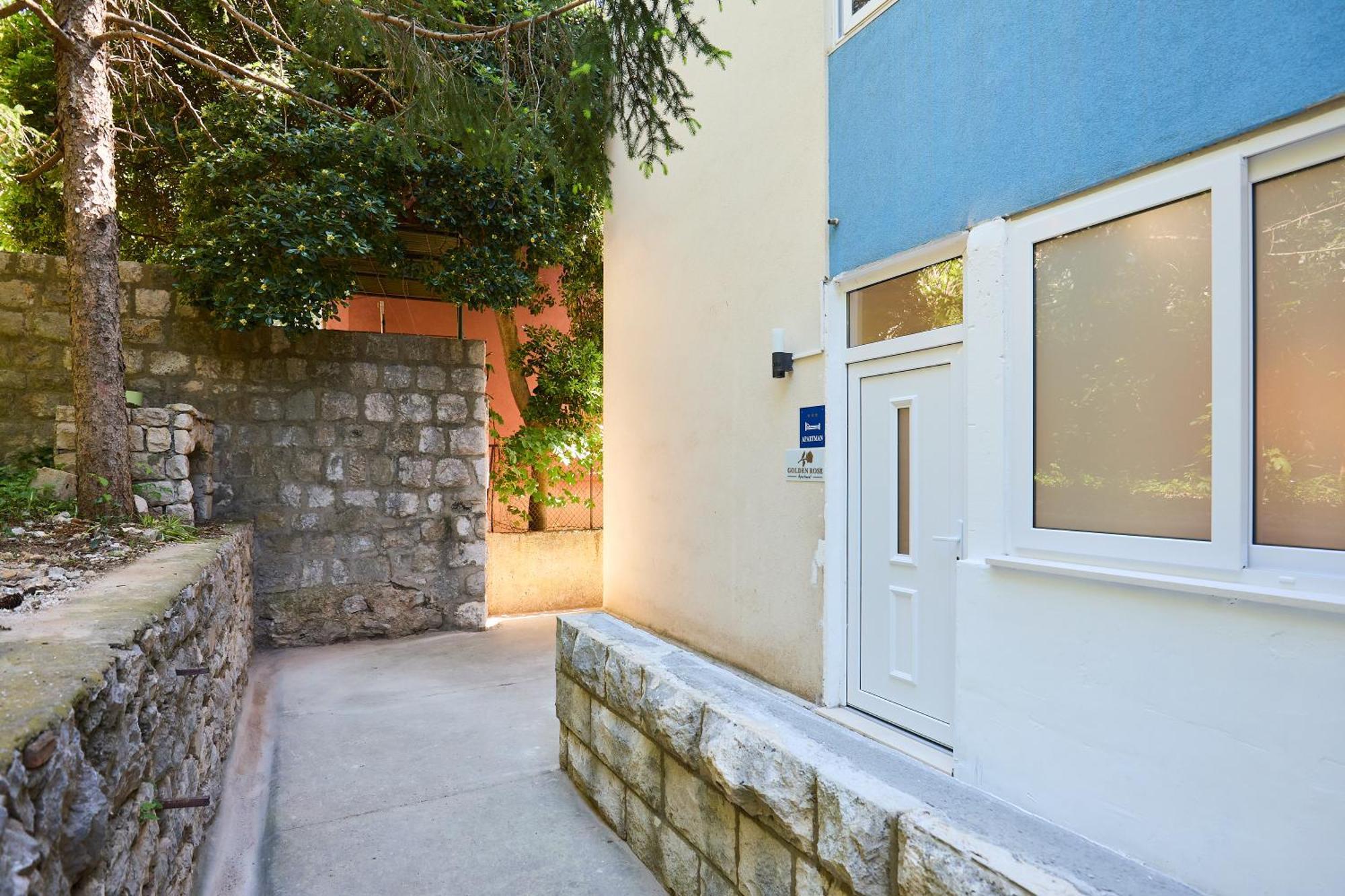 Golden Rose - Walking Distance 1 Km From Old Town Apartment Дубровник Екстериор снимка